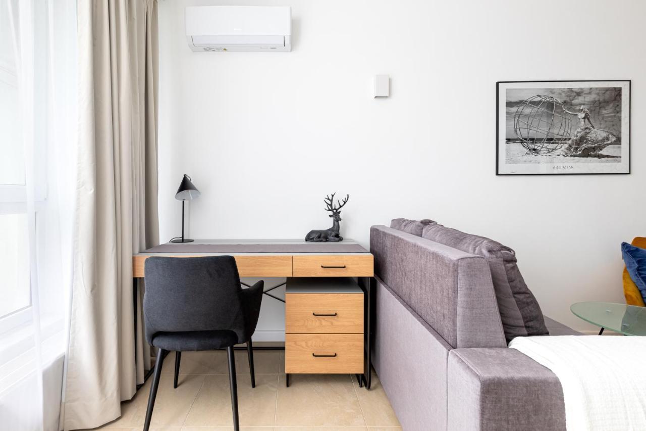 Sierpinskiego 1A - Studio With Balcony & Desk - Remote Work By Noclegi Renters Warsaw Exterior photo