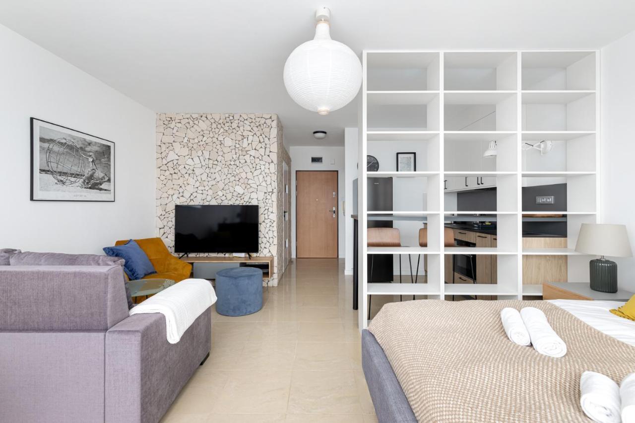 Sierpinskiego 1A - Studio With Balcony & Desk - Remote Work By Noclegi Renters Warsaw Exterior photo