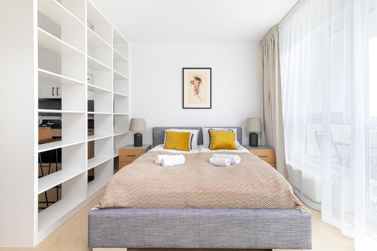 Sierpinskiego 1A - Studio With Balcony & Desk - Remote Work By Noclegi Renters Warsaw Exterior photo